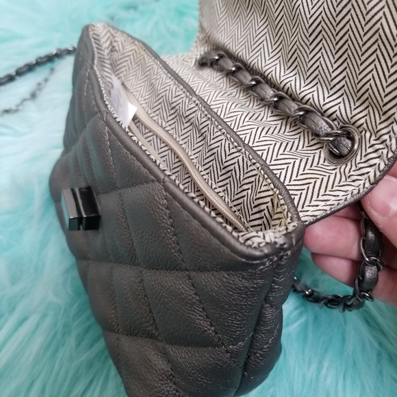 Steve Madden Purse Filled with Goodies gray chain - Picture 10 of 11